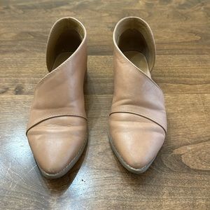 Universal Thread Cut Out Bootie